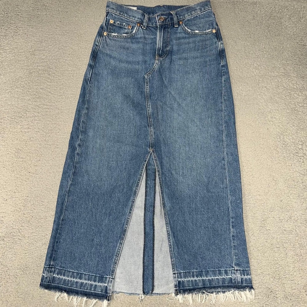 Gap‎ Maxi Skirt Women's Size 26/2 Petite Blue Wash Denim Frayed Hem Center Slit